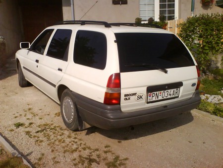 002 Ford Escort /03